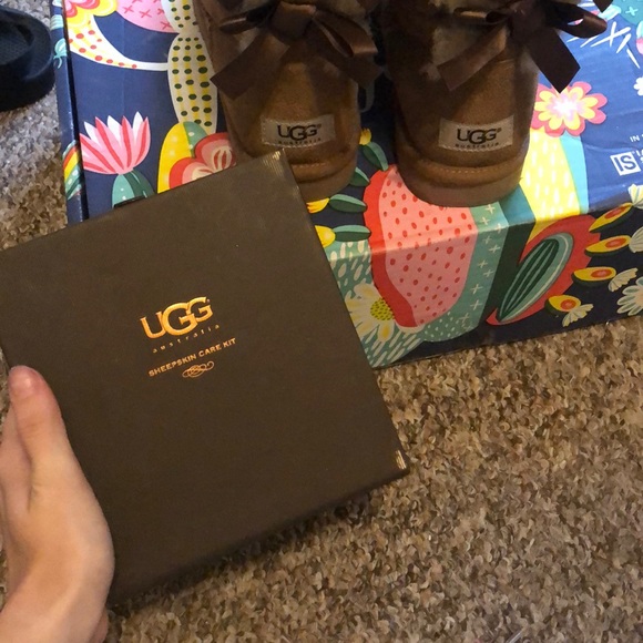 Uggs - Picture 5 of 6